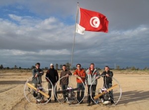 Participants du stage pour l'obtention du brevet de pilote en Tunisie avec l'école Adventure Paris-nord