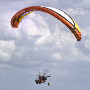 La Flexway Bi est une aile de paramoteur biplace de la gamme Adventure